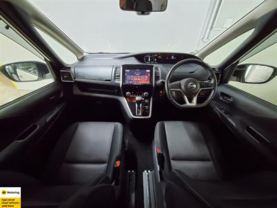 2017 Nissan Serena - Thumbnail