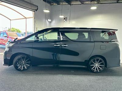 2017 Toyota Vellfire - Thumbnail