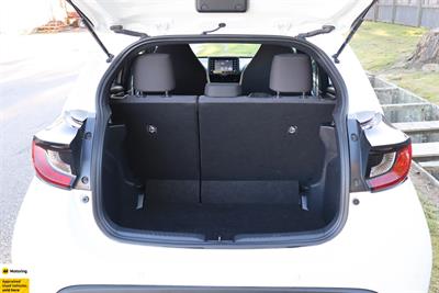 2021 Toyota Yaris - Thumbnail