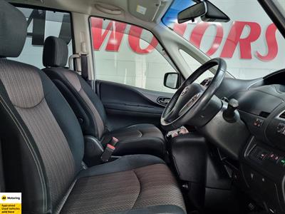 2014 Nissan Serena - Thumbnail