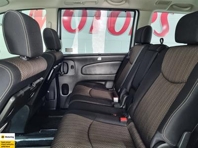 2014 Nissan Serena - Thumbnail