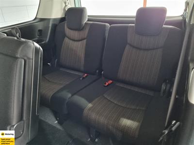 2014 Nissan Serena - Thumbnail