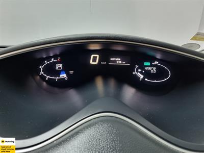 2014 Nissan Serena - Thumbnail