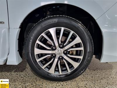 2014 Nissan Serena - Thumbnail