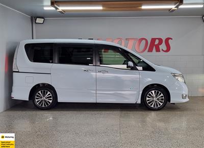 2014 Nissan Serena - Thumbnail