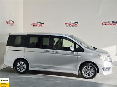 2012 Honda STEPWAGON - Thumbnail