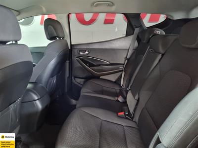 2016 Hyundai Santa Fe - Thumbnail