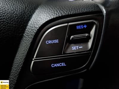 2016 Hyundai Santa Fe - Thumbnail