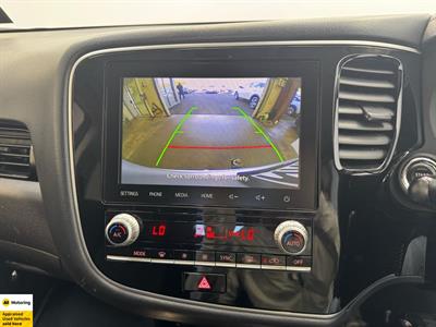 2021 Mitsubishi Outlander - Thumbnail
