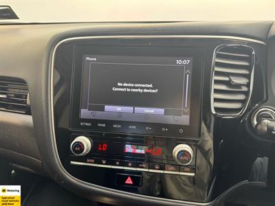 2021 Mitsubishi Outlander - Thumbnail
