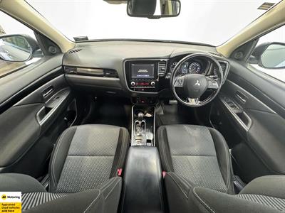 2021 Mitsubishi Outlander - Thumbnail