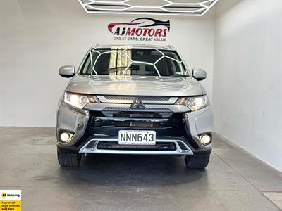 2021 Mitsubishi Outlander - Thumbnail