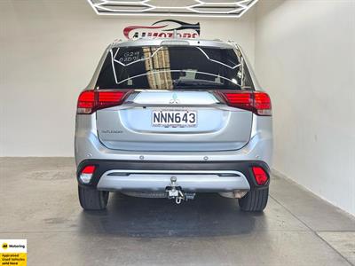 2021 Mitsubishi Outlander - Thumbnail