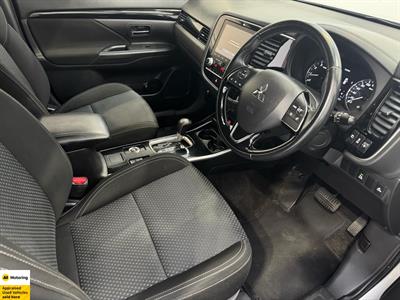 2021 Mitsubishi Outlander - Thumbnail