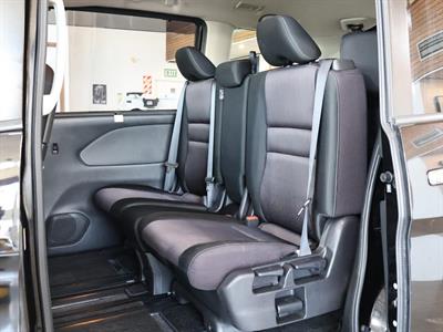 2016 Nissan Serena - Thumbnail