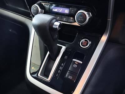 2016 Nissan Serena - Thumbnail