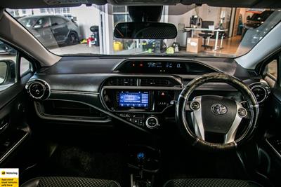 2016 Toyota Aqua - Thumbnail