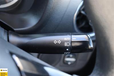 2017 Toyota Yaris - Thumbnail