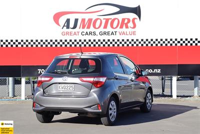 2017 Toyota Yaris - Thumbnail