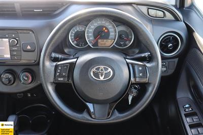 2017 Toyota Yaris - Thumbnail