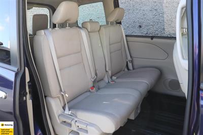 2016 Nissan Serena - Thumbnail
