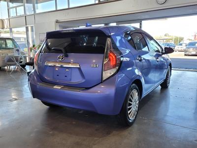 2016 Toyota Aqua - Thumbnail
