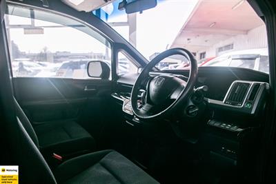 2012 Honda Step Wagon - Thumbnail