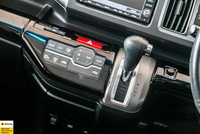 2012 Honda Step Wagon - Thumbnail