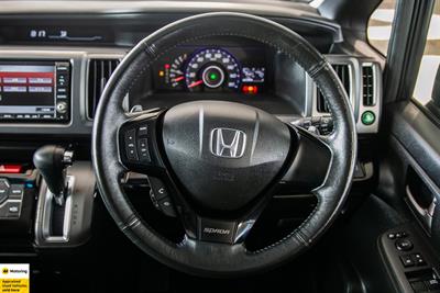2012 Honda Step Wagon - Thumbnail