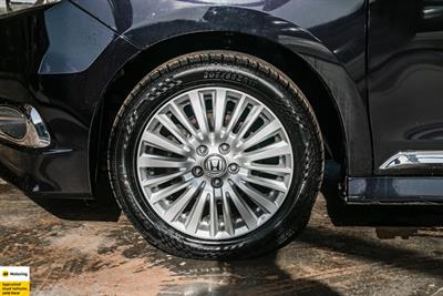 2012 Honda Step Wagon - Thumbnail