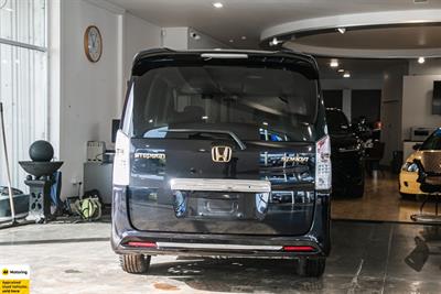 2012 Honda Step Wagon - Thumbnail
