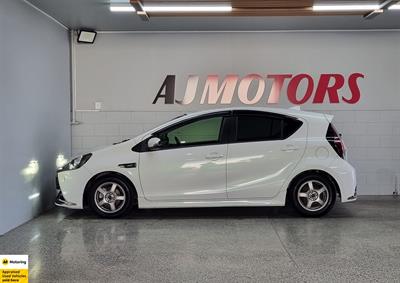 2015 Toyota Aqua - Thumbnail