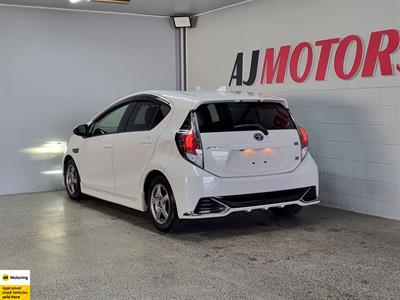 2015 Toyota Aqua - Thumbnail