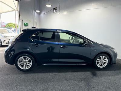 2018 Toyota Corolla - Thumbnail