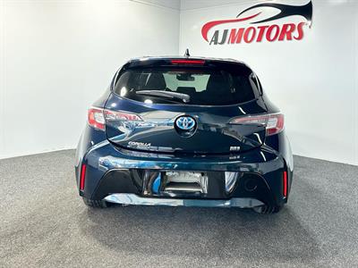 2018 Toyota Corolla - Thumbnail