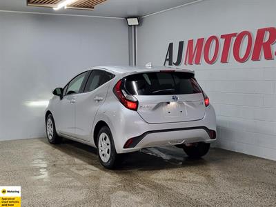 2022 Toyota Aqua - Thumbnail