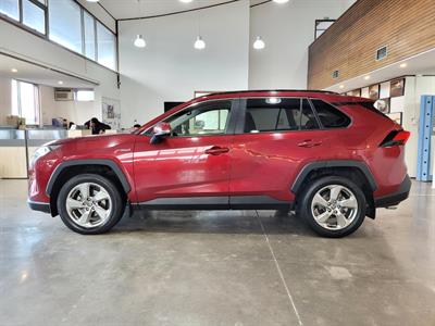 2021 Toyota RAV4 - Thumbnail