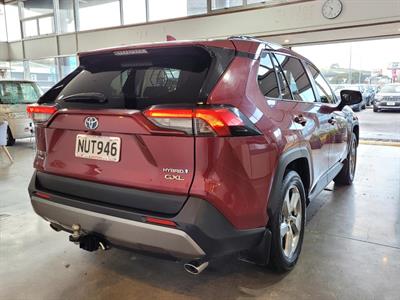 2021 Toyota RAV4 - Thumbnail