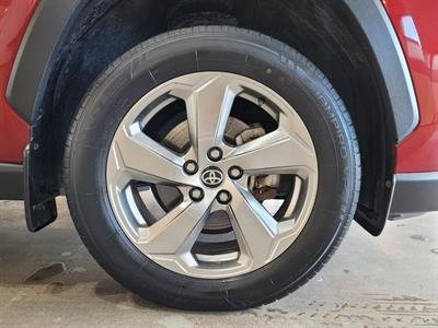 2021 Toyota RAV4 - Thumbnail