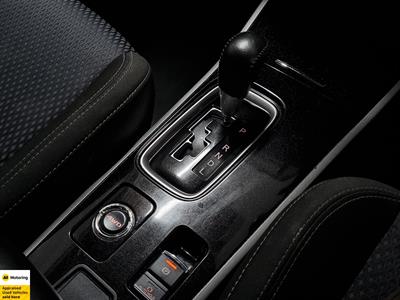 2020 Mitsubishi Outlander - Thumbnail