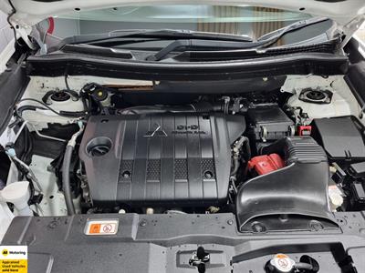 2020 Mitsubishi Outlander - Thumbnail