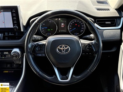 2022 Toyota RAV4 - Thumbnail