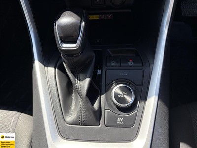 2022 Toyota RAV4 - Thumbnail