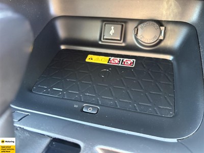 2022 Toyota RAV4 - Thumbnail