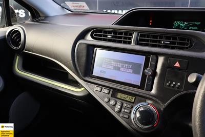 2013 Toyota Aqua - Thumbnail