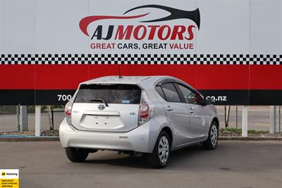 2013 Toyota Aqua - Thumbnail