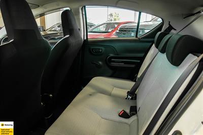 2015 Toyota Aqua - Thumbnail