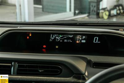 2015 Toyota Aqua - Thumbnail