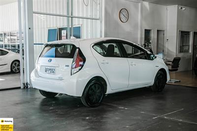 2015 Toyota Aqua - Thumbnail