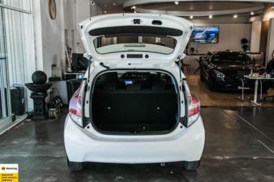 2015 Toyota Aqua - Thumbnail